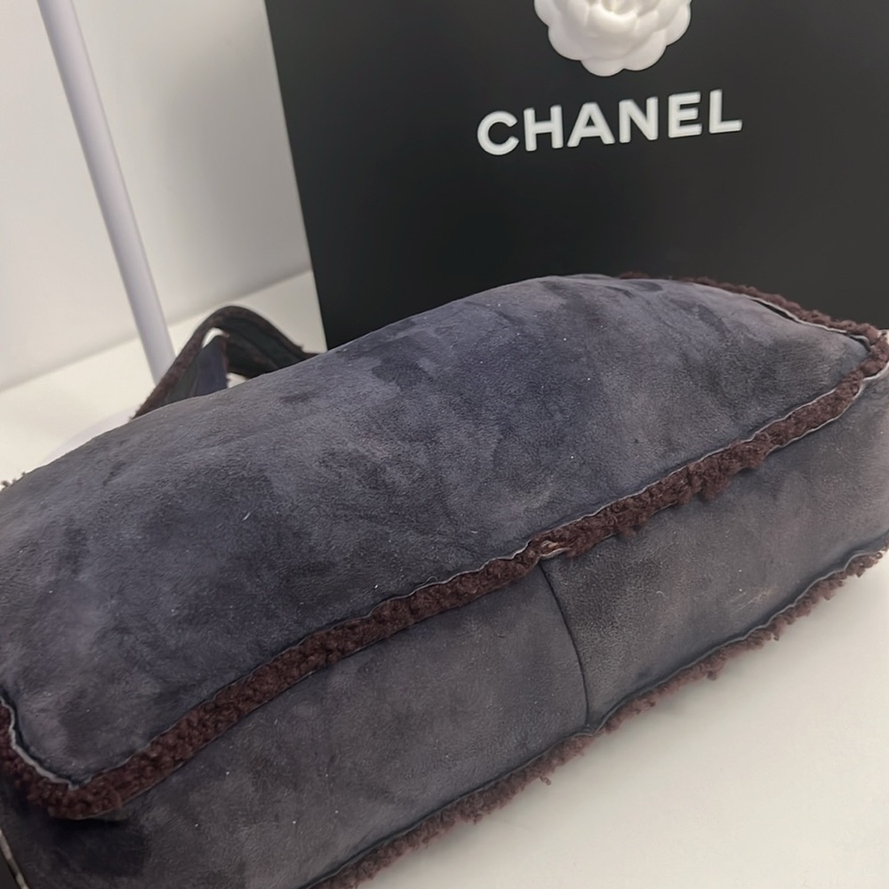 CHANEL Shearling Bag Navy Brown with gunmetal color Hardware 12.5”x6”x2.5” - Picture 9 of 12